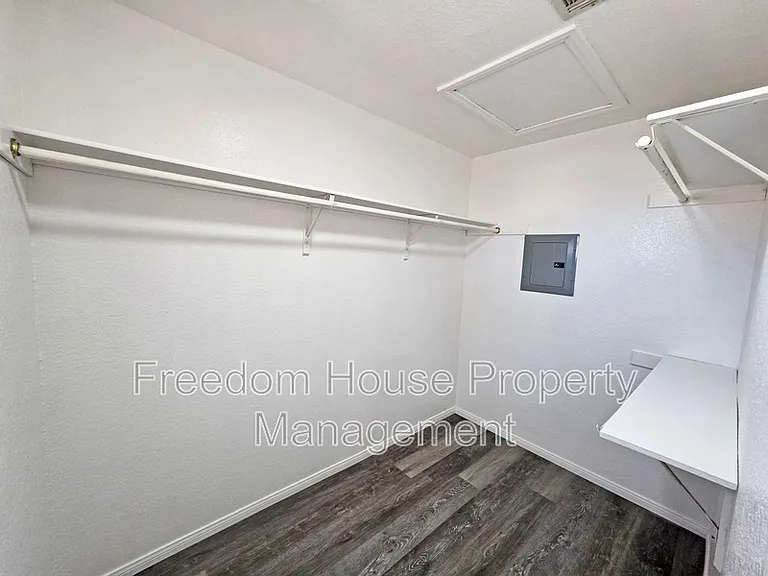 670 Bourbon St #2 — Photo 34