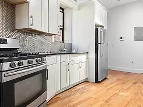 1809 Saint John's Place image 1 of 5