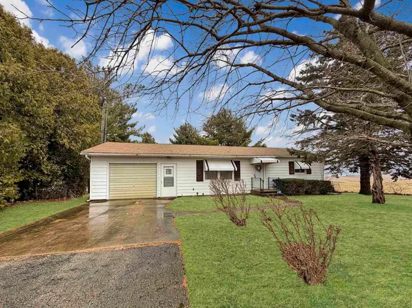 18025 Elizabeth Rd, Mount Carroll, IL 61053