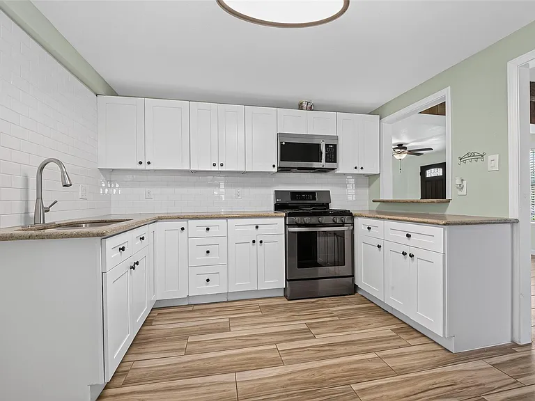 12814 Royce Ln — Photo 8
