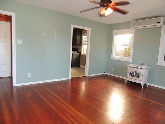 3rd image of 4084 Fort Peck St