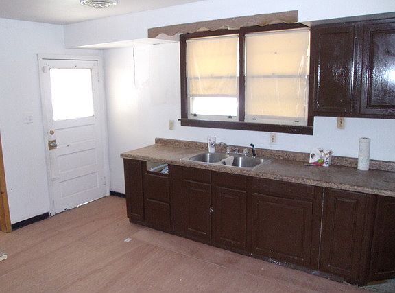 5th image of 15529 S Marshfield Ave