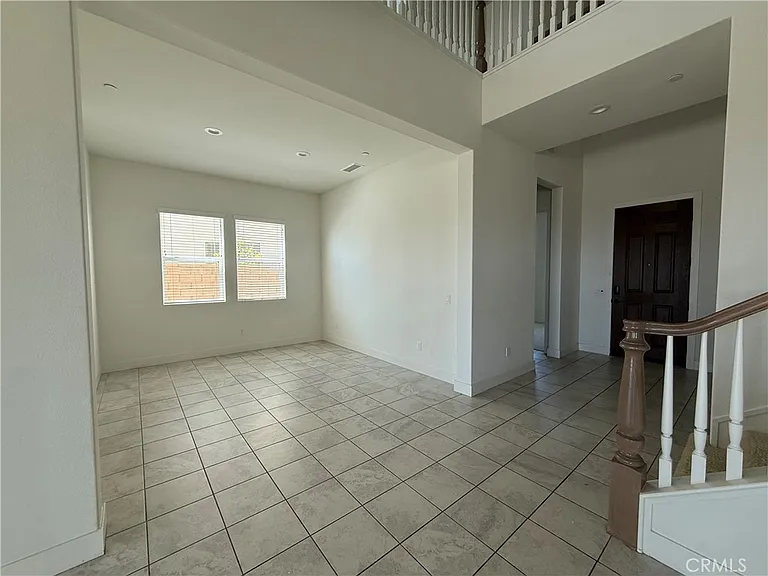 19042 Martino Ct — Photo 25