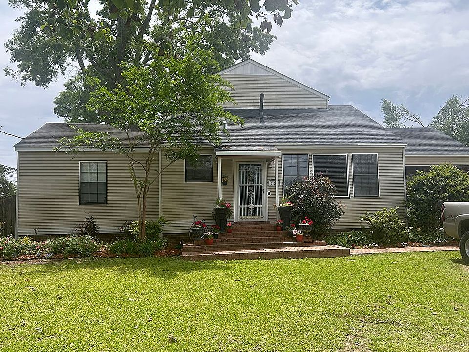 1st image of 604 E 1st St