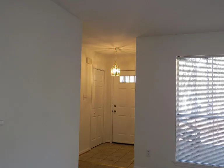 131 King Henry Way — Photo 2