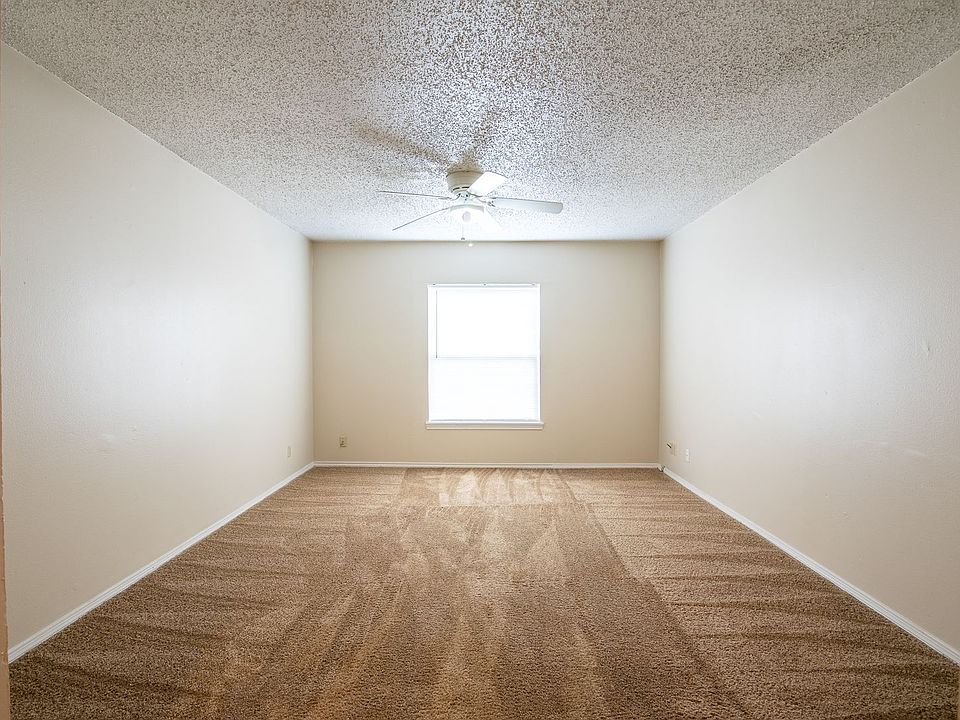 Chandler Crossing 809 N Broad St Chandler TX Zillow