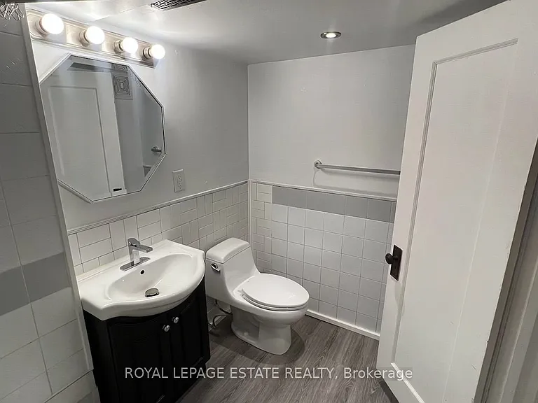 372 Victoria Park Ave — Photo 15