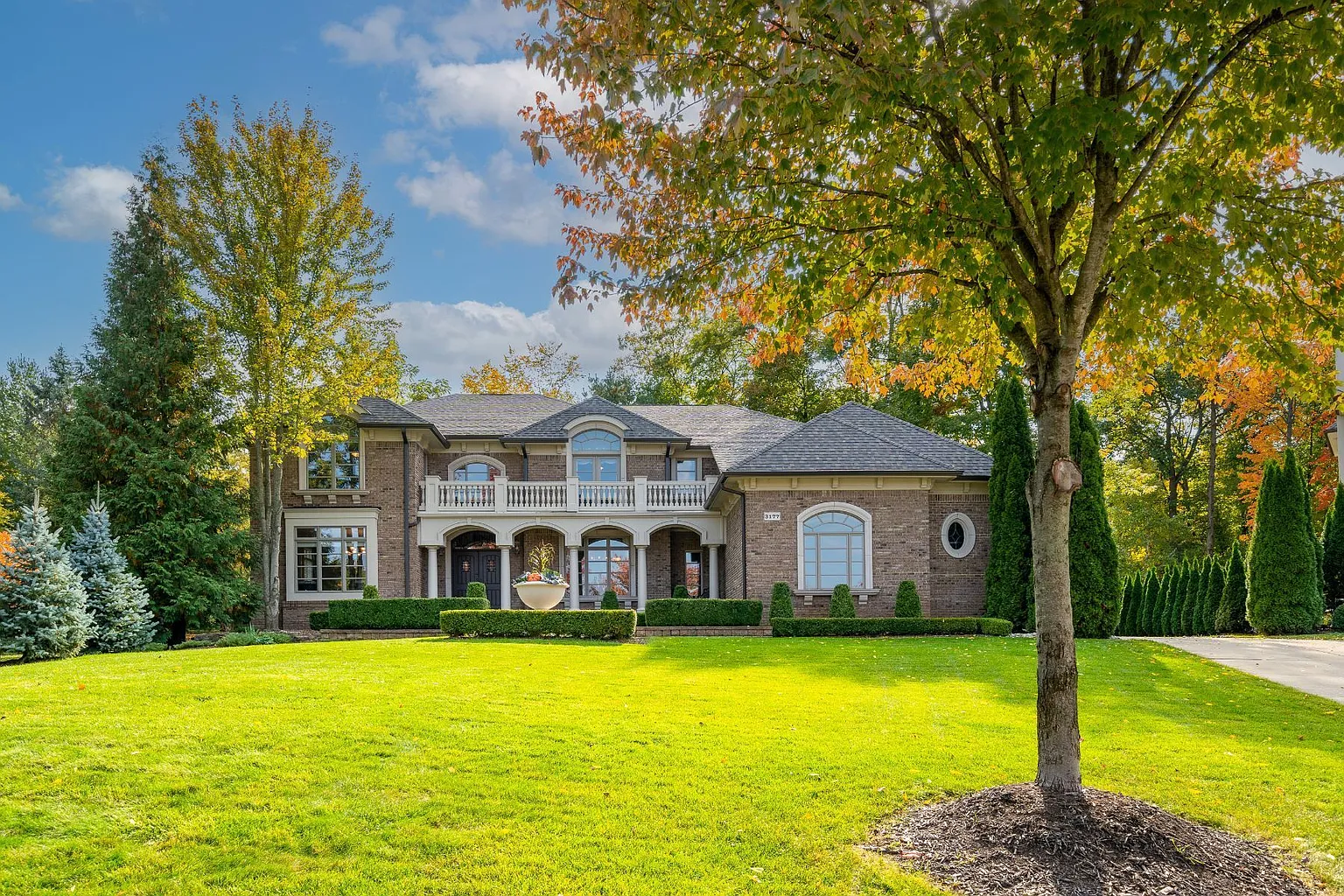 3177 Saint James Ct photo 1