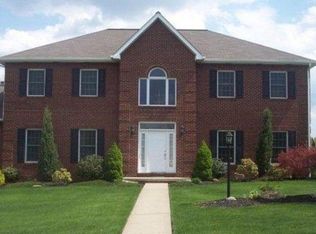 1301 Pinecrest Dr, Latrobe, PA