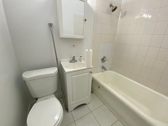 5th image of 40 W 56th St APT 3F