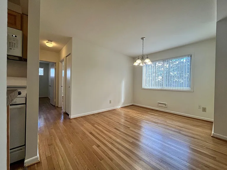 Mt Washington Manor — Photo 28
