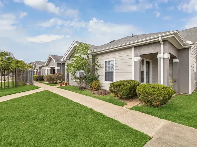 Villas at Alexander Bay — Photo 1