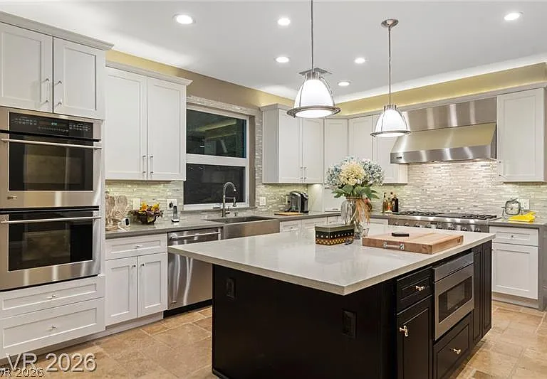 3160 Bel Air Dr — Photo 16