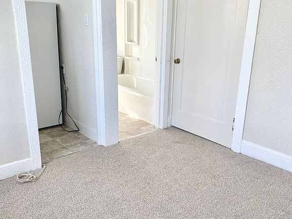 5th image of 585 Birch St APT 19