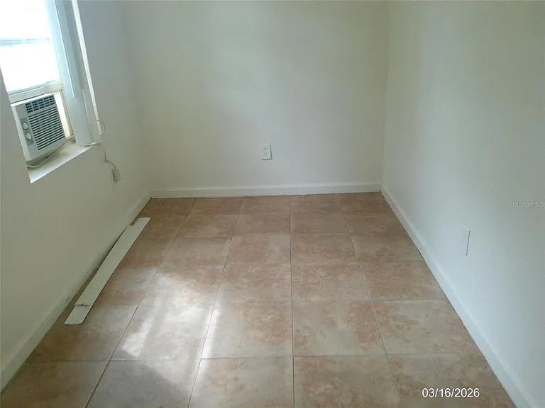 808 S Central Ave — Photo 12