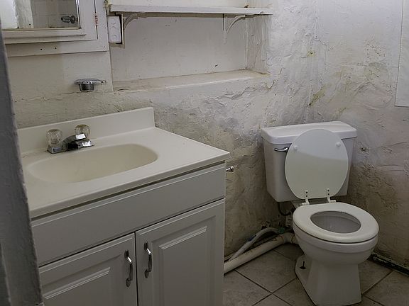 5th image of 2931 Mobile Ave