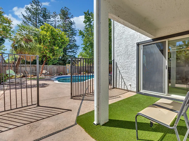 8024 Caymus Dr — Photo 9