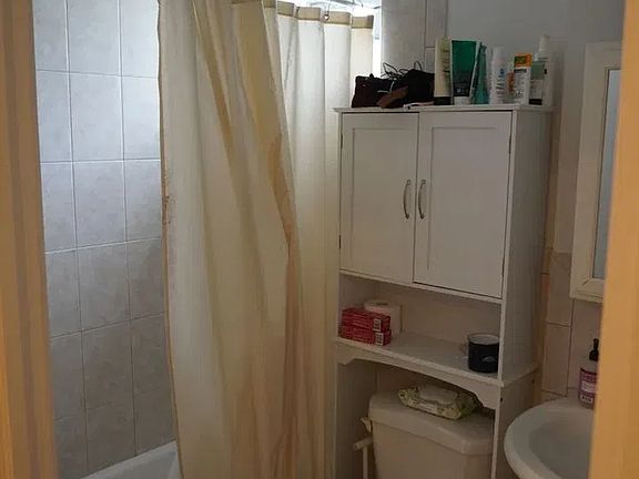 4th image of 1483 N Bosworth Ave #1R