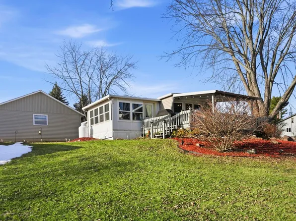 275 Lane 201 Long Beach Lk, Fremont, IN 46737