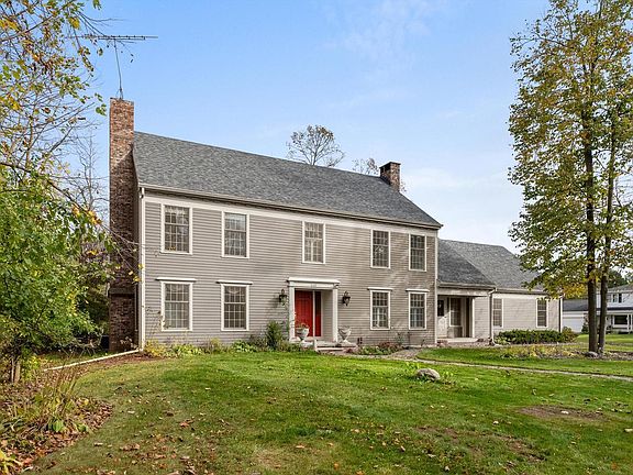 5th image of 1127 Tanglewood ROAD