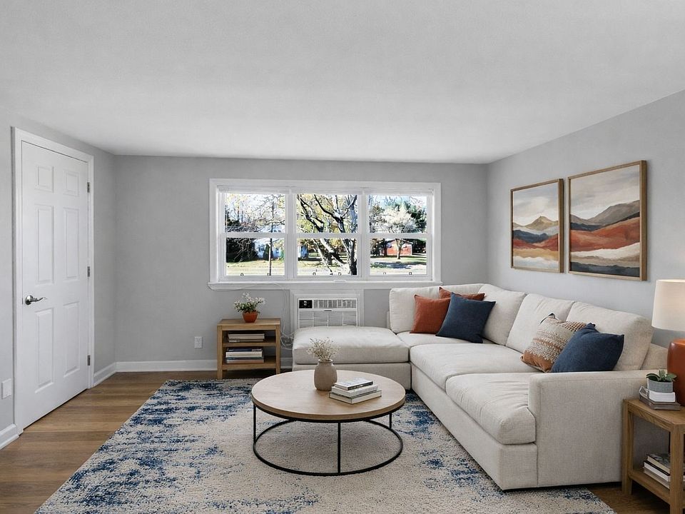 Welcome to Willow Pointe Apartments, where comfort meets style. Our beautifully designed living spaces feature modern furnishings, ample natural light, and a cozy atmosphere. Step into your new home todayschedule a tour and see for yourself!