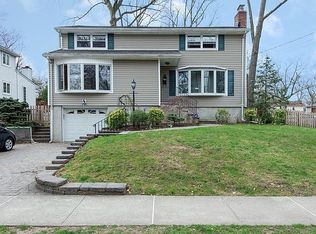 30 Moore Ave, Waldwick, NJ 07463