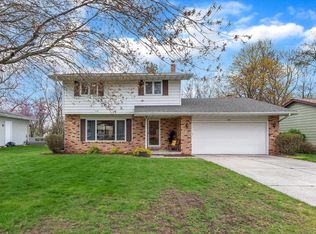 726 Steeplechase Dr, Mishawaka, IN 46544