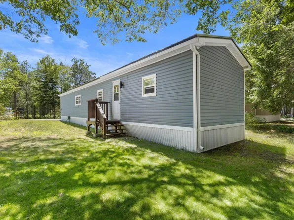 7 Mini Park, Lunenburg, NS B4V 5K8