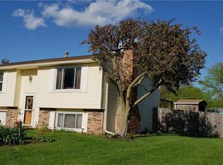 625 Meadowview Ln, Greenwood, IN