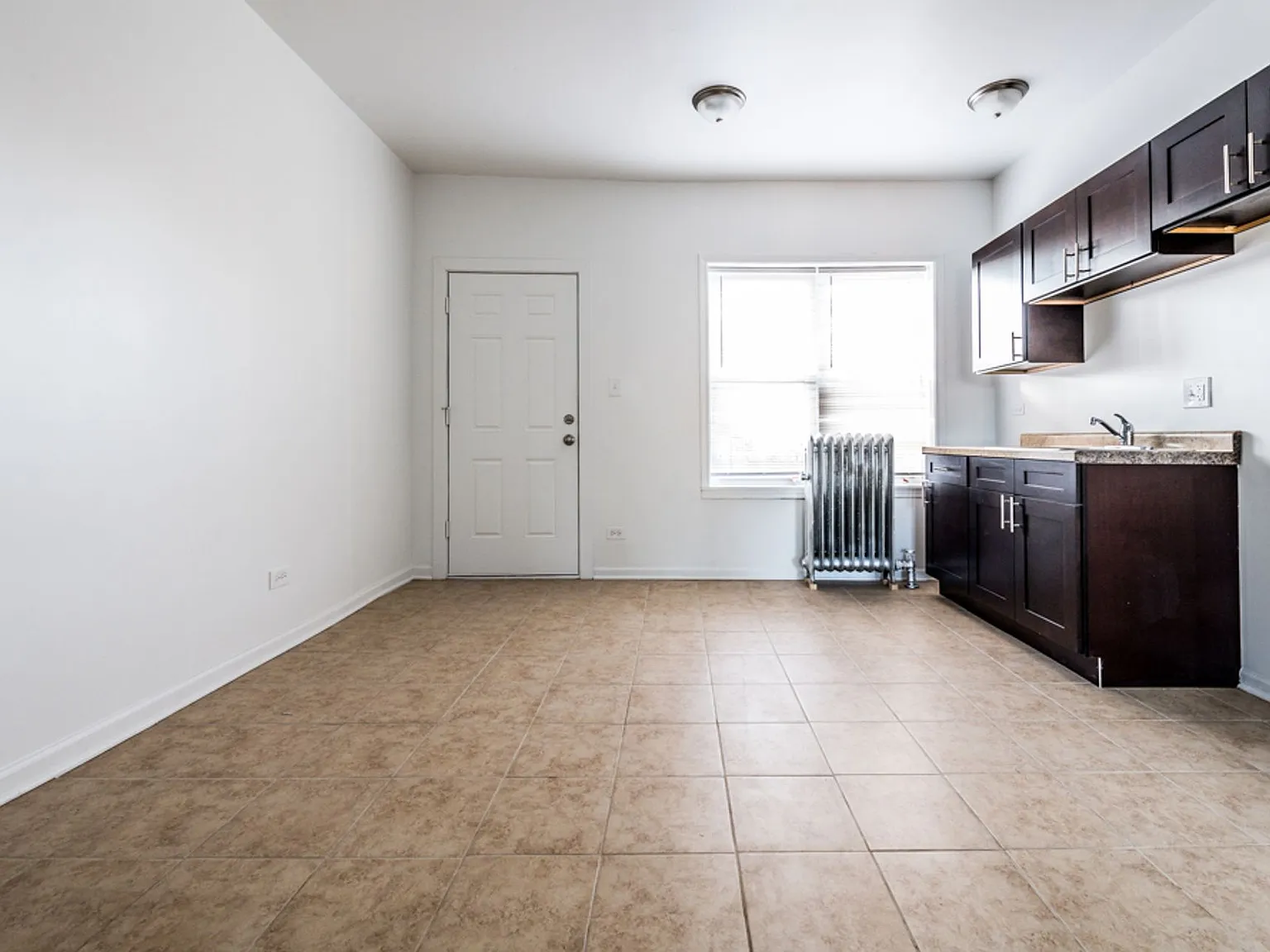 400 S Kilbourn Ave — Photo 4