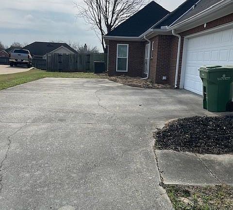 3rd image of 1937 Parkview Dr S