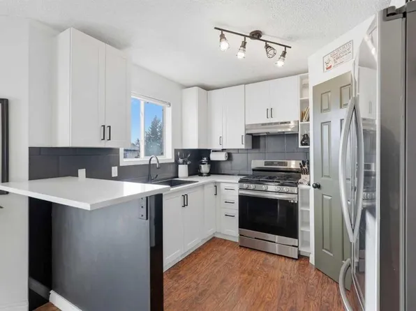 145 W Harvest Glen Way NE, Calgary, AB T3K 4J4