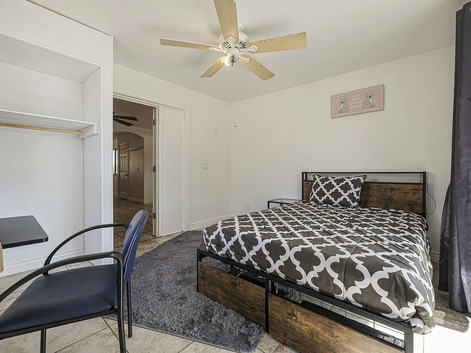 4 bed, 3.0 bath, 2500 sqft, $862 — Photo 2