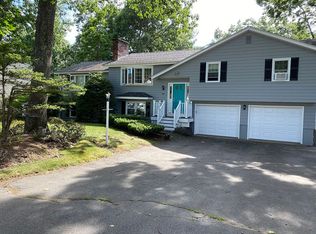 8 Sycamore St, Chelmsford, MA 01824