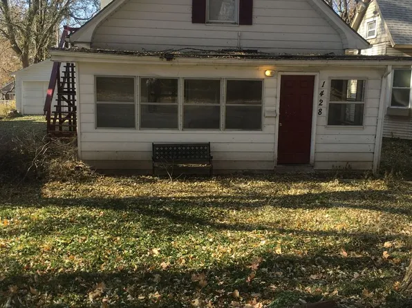 1428 S Willow Ave, Independence, MO 64052