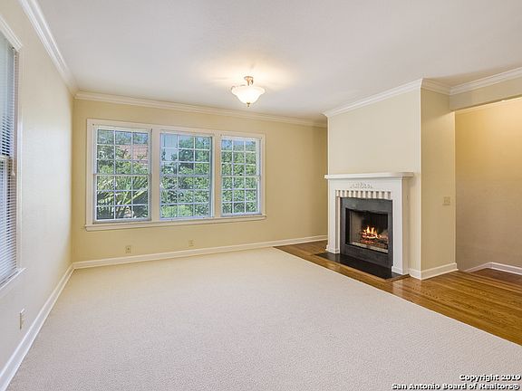 4th image of 128 Summit Ave W