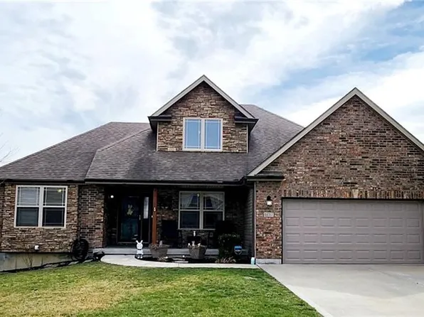 107 Marsh Ct, Knob Noster, MO 65336