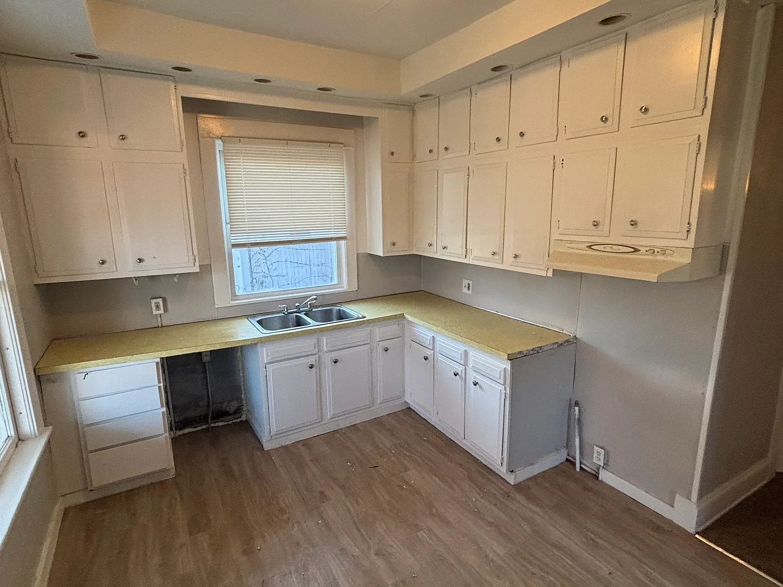 2 bed, 1000 sqft, $750 — Photo 1