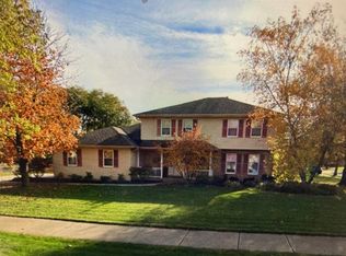 36 Redstart Rd, Naperville, IL 60565