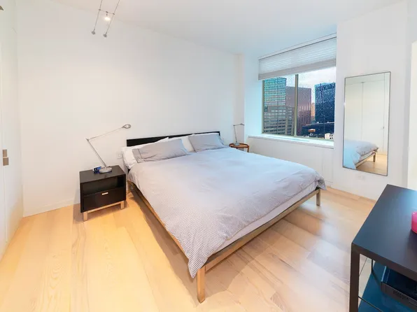 236 East 47th Street image 5 of 14