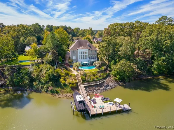 391 The Ln, Irvington, VA 22480