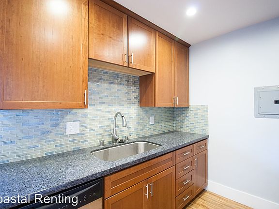 4th image of 1516 E 2nd St APT 9