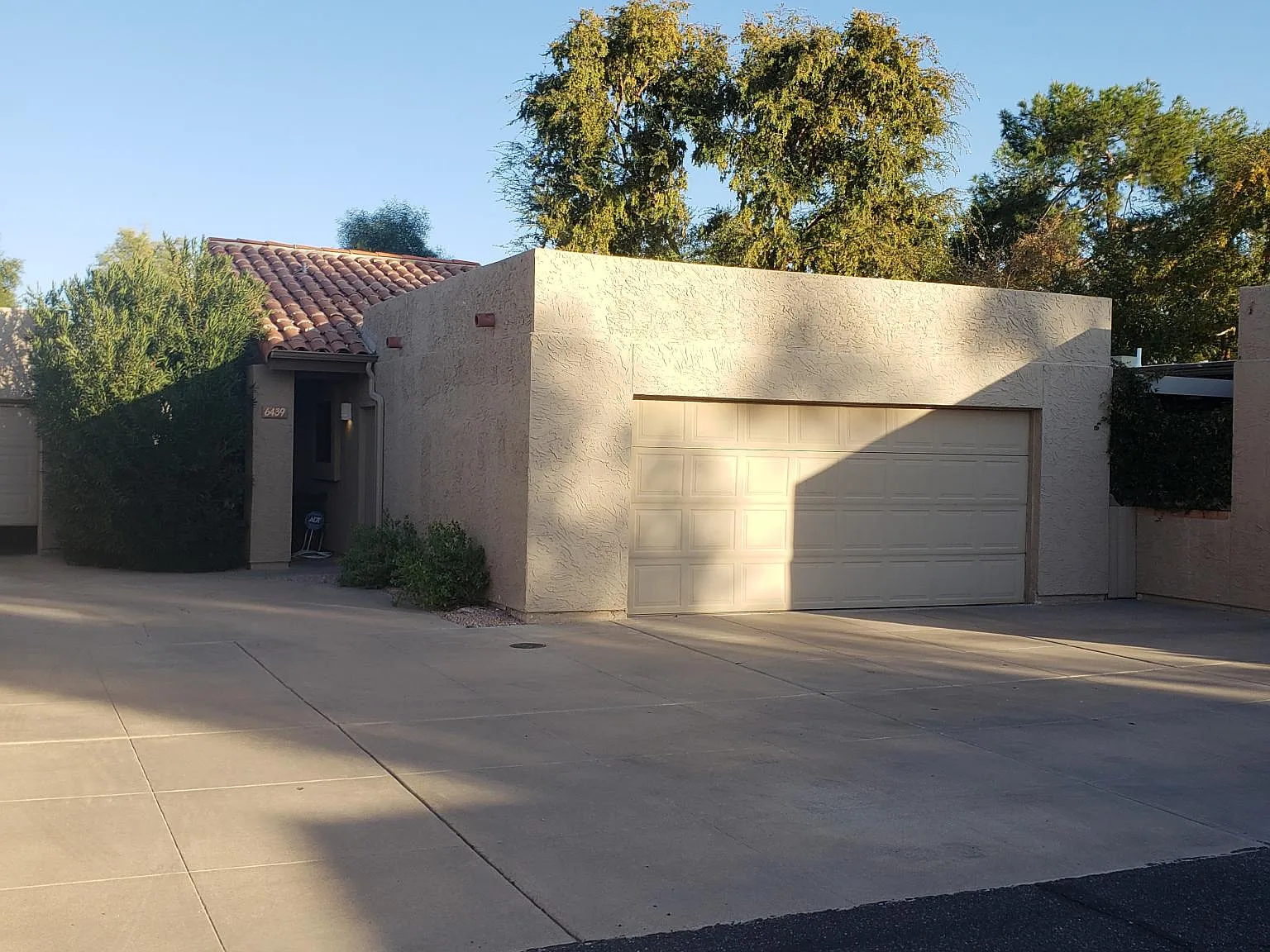 2 bed, 982 sqft, $3,400 — Photo 2