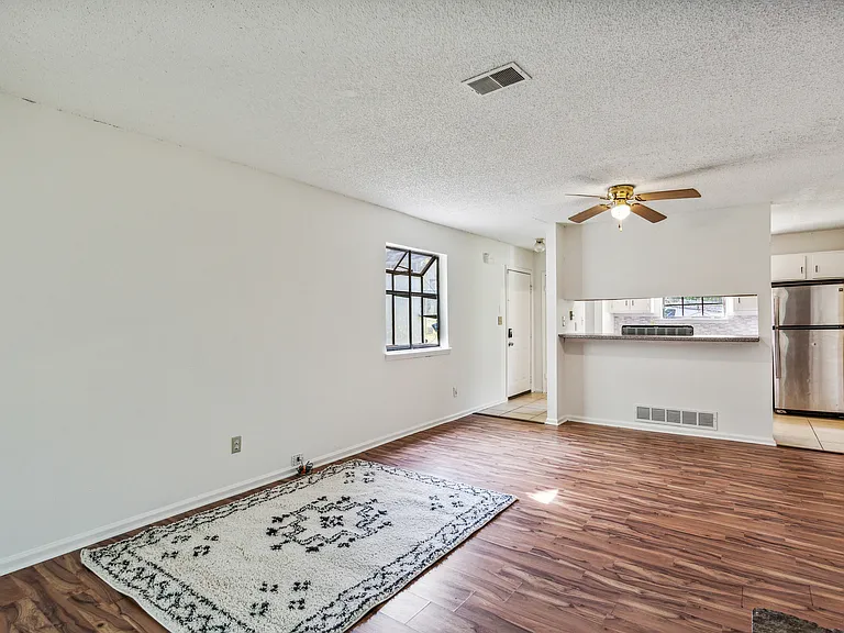 1281 Creekside Ct SE — Photo 10