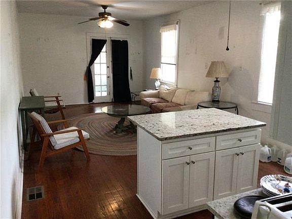 3rd image of 1031 Leontine St #A
