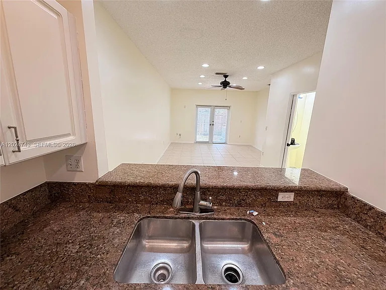 2232 SE 26th Ln #1 — Photo 6