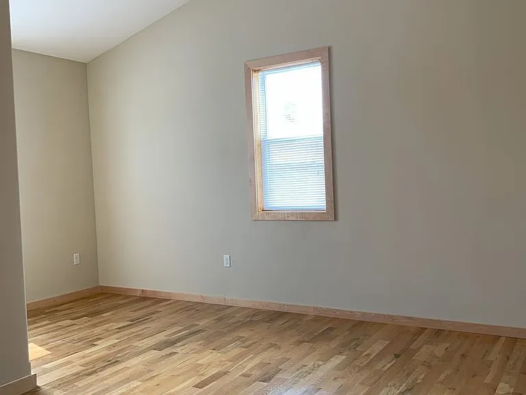 2507 S Logan Ave — Photo 13