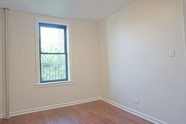 Rented by Compass | media 10