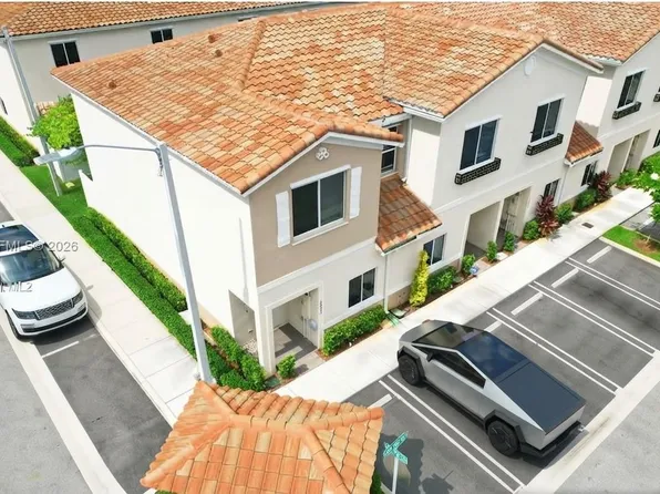 2823 NW 181st St, Miami Gardens, FL 33056