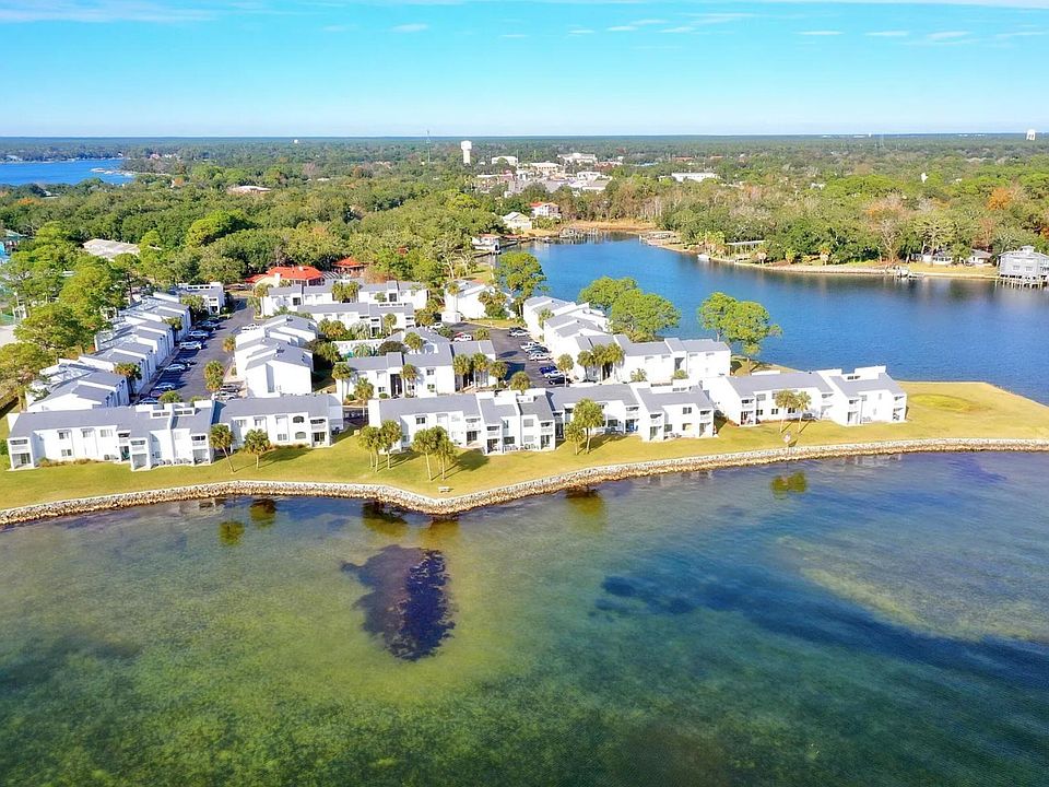 1st image of 101 Old Ferry Rd Unit 10